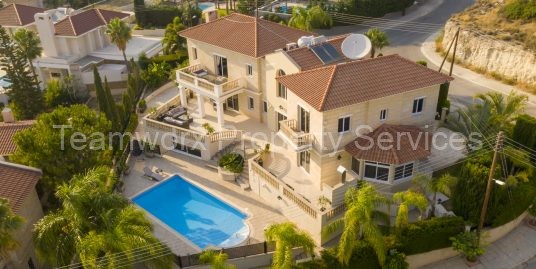 5 Bedroom Villa for Sale in Agios Tychonas, Limassol